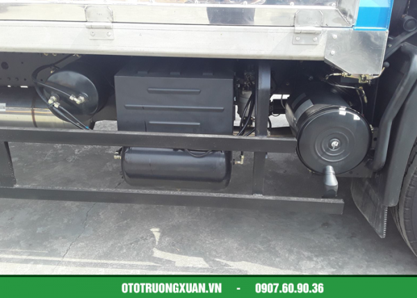 Xe tải thùng 2 chân B180 thùng dài 9,5m (4X2) Euro 5 Thùng Kín - Hình ảnh 6