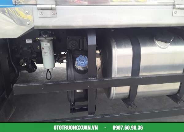 Xe tải thùng 2 chân B180 thùng dài 9,5m (4X2) Euro 5 Thùng Kín - Hình ảnh 4