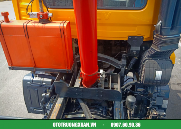 Xe ben 4 Chân DCI385( 8x4/385HP) thùng vuông - Hình ảnh 6