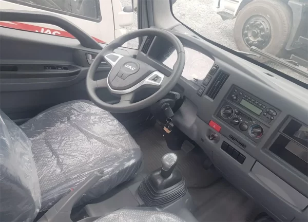 Xe tải JAC N200 ISUZU Thùng Kín - Hình ảnh 4