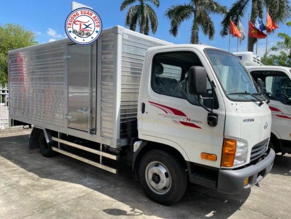 Hyundai Mighty N250SL thùng kín 2.5 tấn - Hình ảnh 7